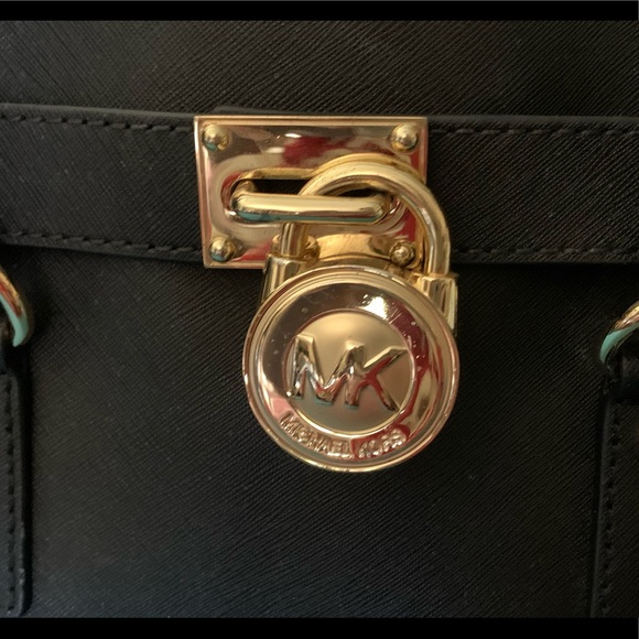 Michael Kors -Black Saffiano Leather Purse with crossbody strap - Picture 8 of 16